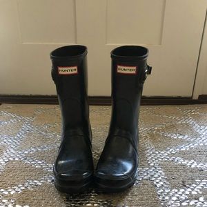 black short hunter rain boots